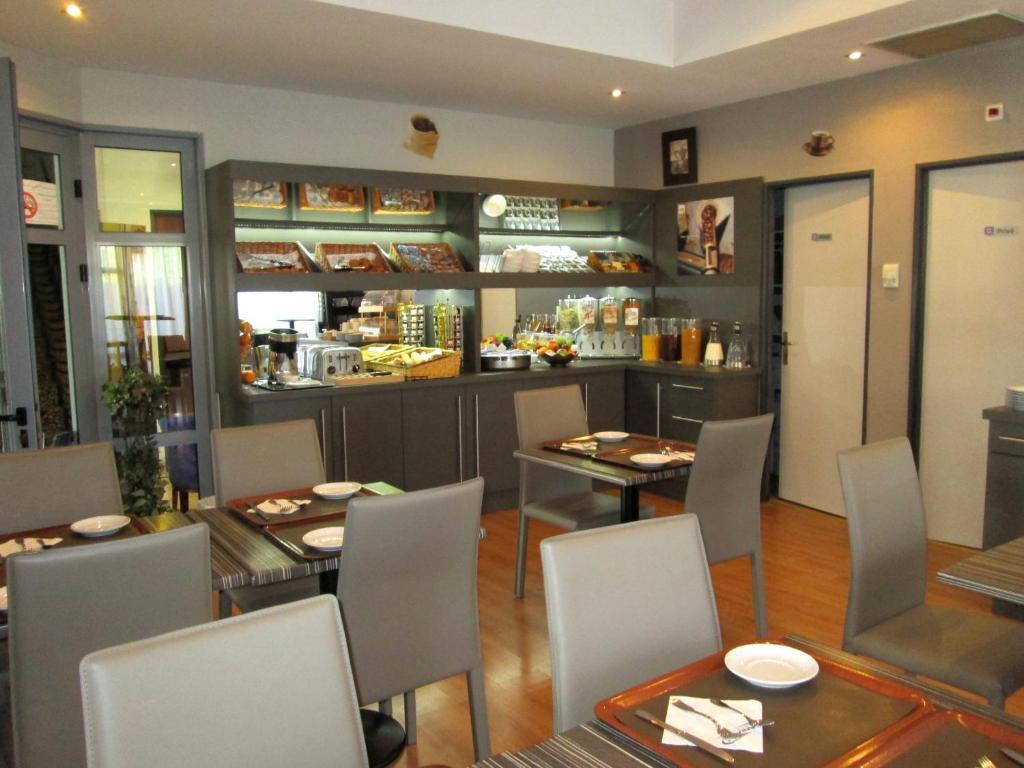 Top Motel Istres Buitenkant foto