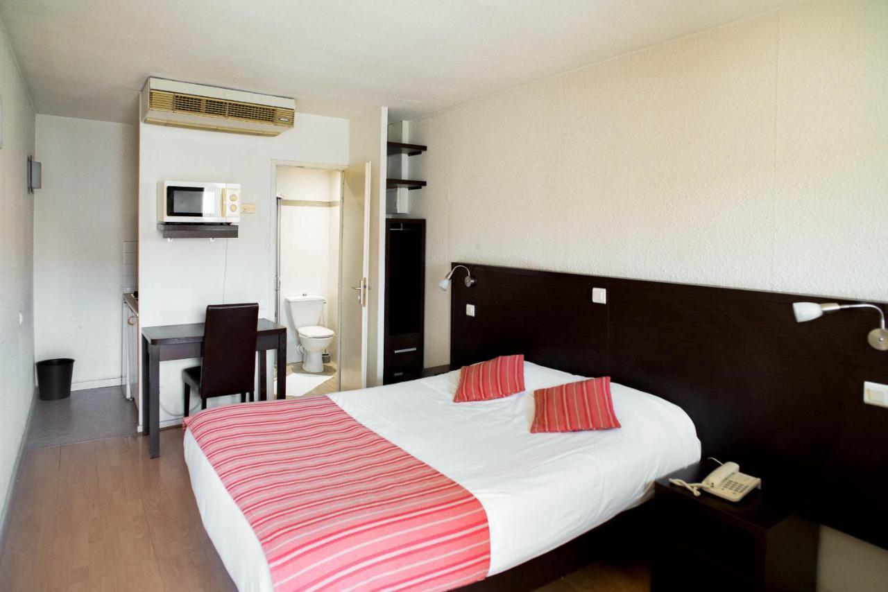 Top Motel Istres Buitenkant foto