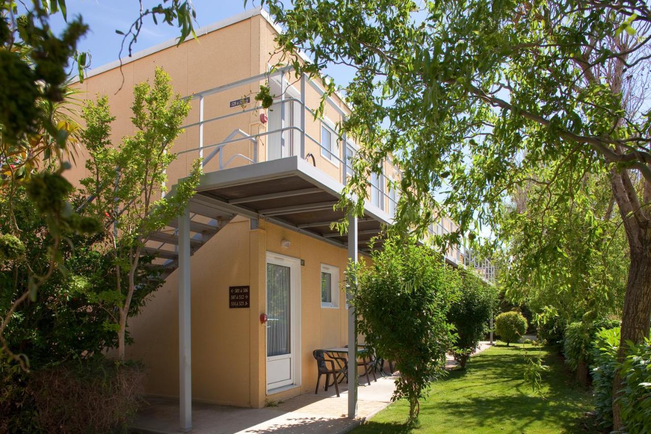 Top Motel Istres Buitenkant foto